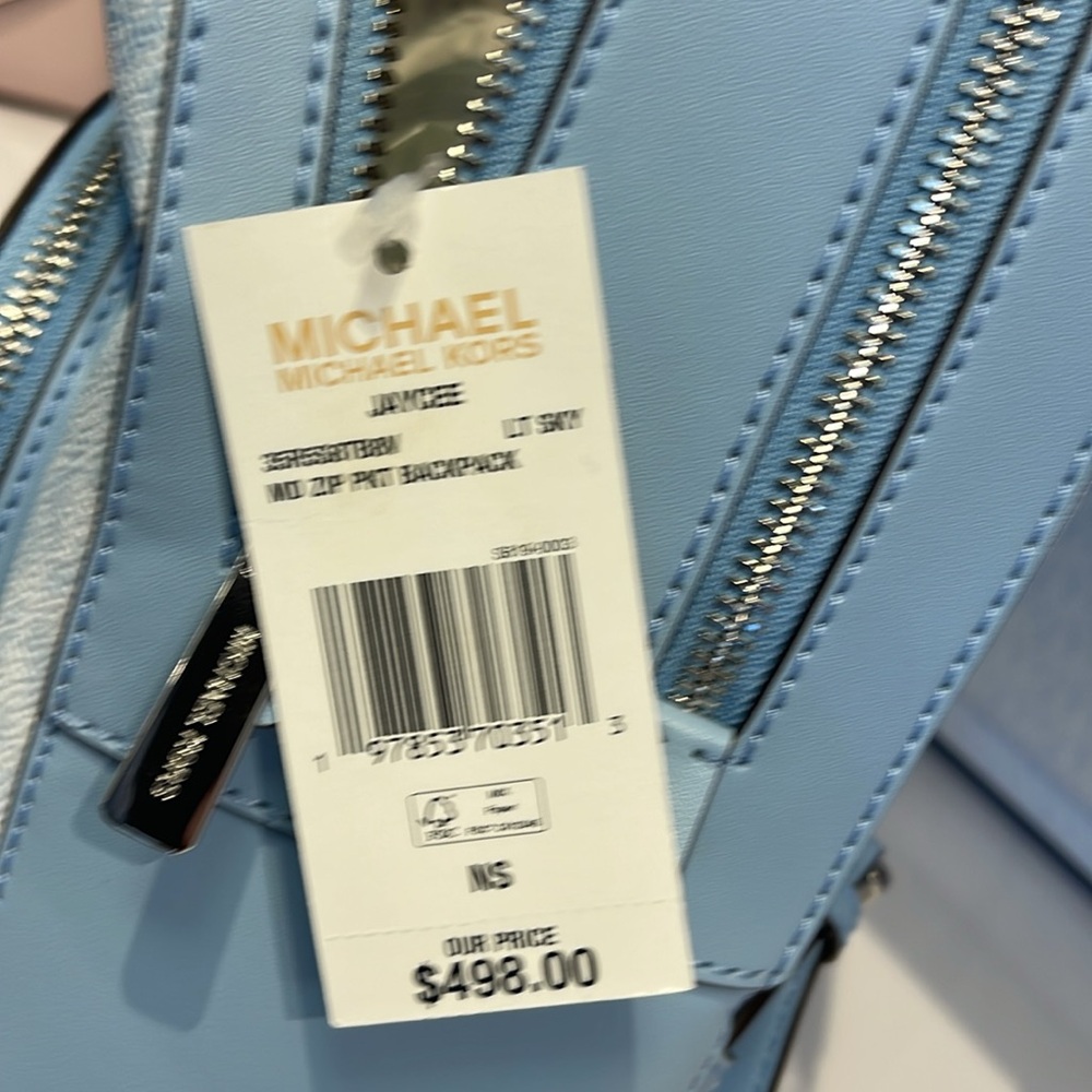 MICHAEL KORS Jaycee Medium Ombré Signature Logo Backpack
LIGHT SKY
NWT - Picture 9 of 13